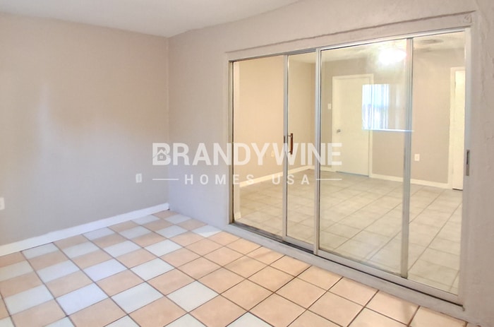 Building Photo - 9923 Woodridge Ct