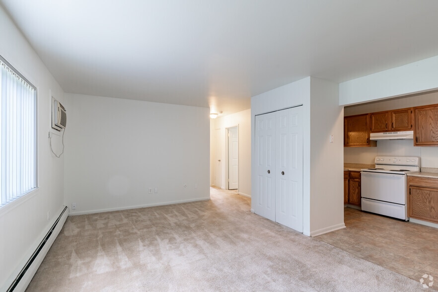 Primary Photo - Tanglewood Apartments