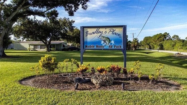 Building Photo - 2702 NW 50th Ave