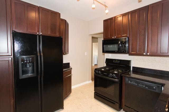 Building Photo - 4312 N Clarendon Ave