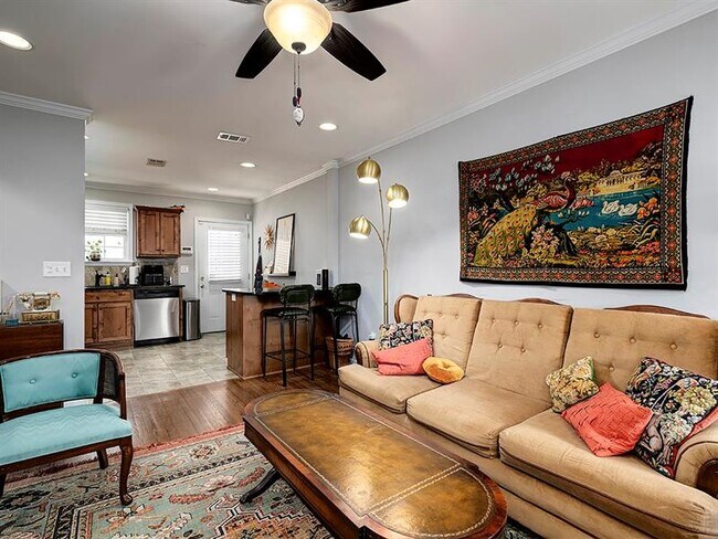 Building Photo - 574 Church St