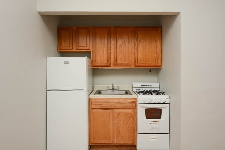 Building Photo - 3832 N Fremont St