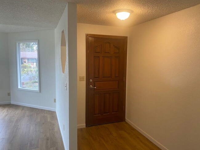 Building Photo - $300.00 OFF 1ST MONTH'S RENT - East Medfor...