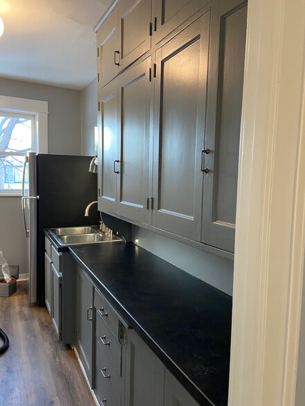 Kitchen - 1517 Portland Ave