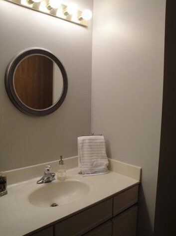 Half bath - 1266 Bradwell Ln