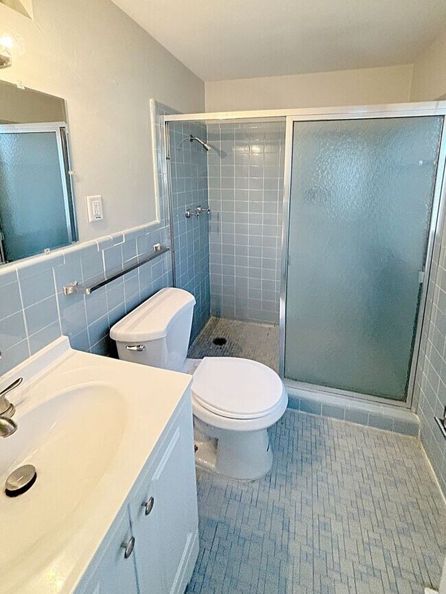 Building Photo - Charming 3-Bedroom Home in a Prime Locatio...