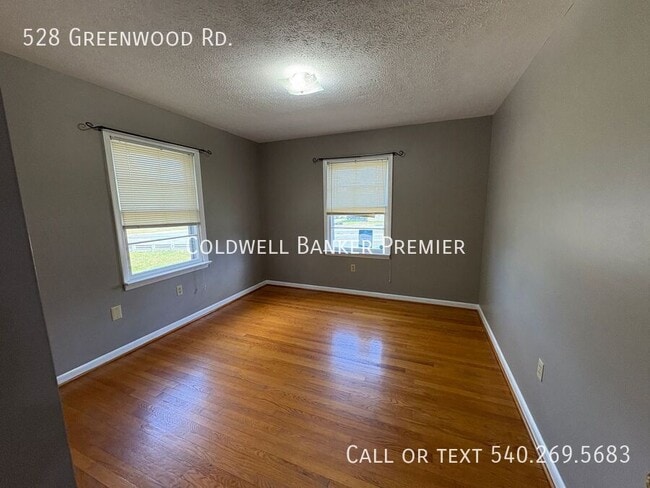 Building Photo - 528 Greenwood Rd