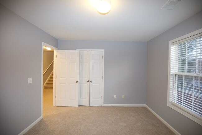 Building Photo - 7897 The Lakes Point