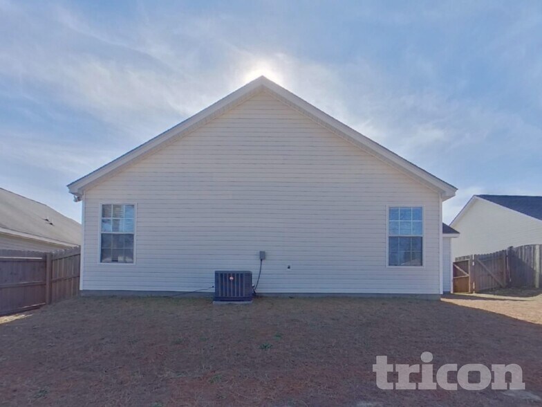 Building Photo - 337 White Gables Dr