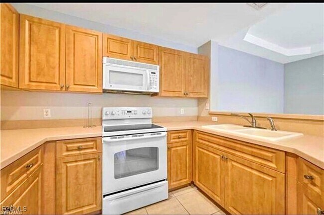 Building Photo - 3952 Pomodoro Cir