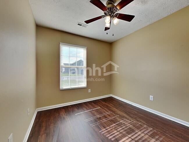 Building Photo - 1531 Farrington Dr