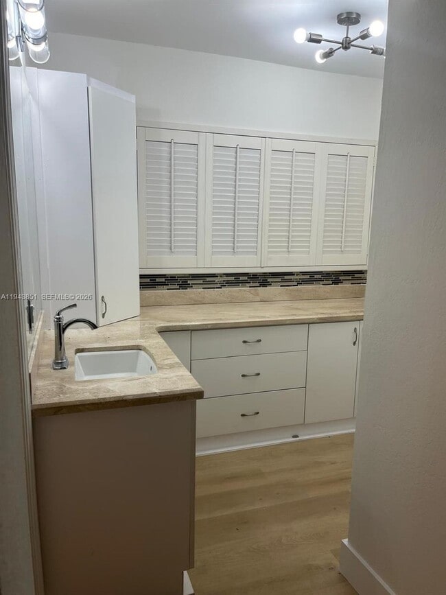 Building Photo - 6330 SW 34th St