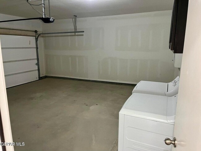 Building Photo - 617 Rafael Marmolejo St