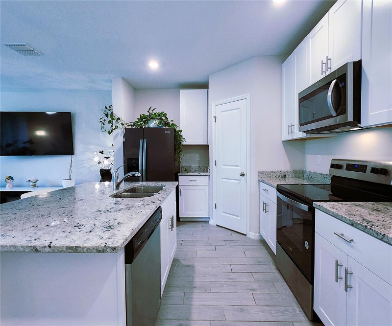 Building Photo - 17015 Coral Key Dr