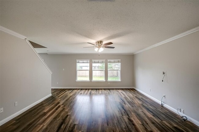 Building Photo - 2504 Byfield Dr