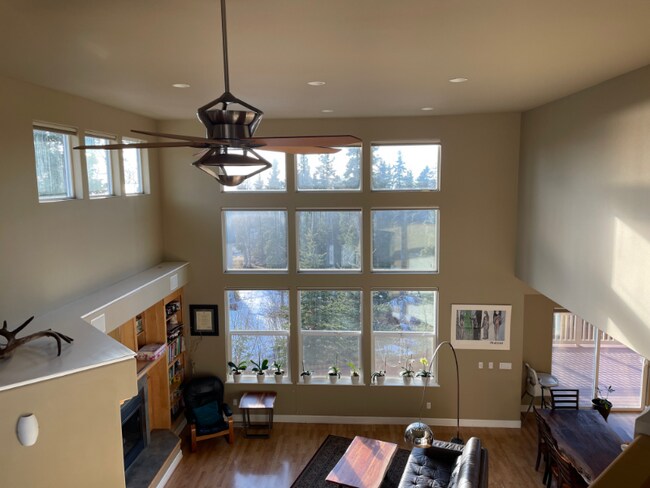 Building Photo - 15920 Sunset Bend Cir