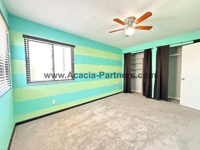 Building Photo - Three bedroom home with spacious great room
