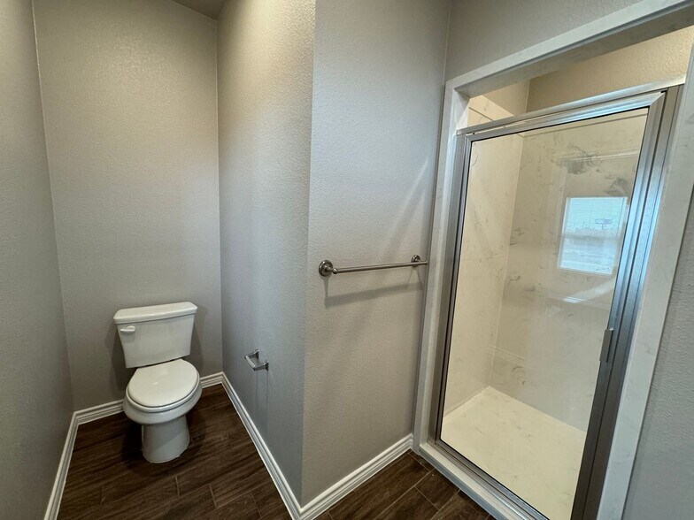 Building Photo - 5403 Rose Gdn Lp