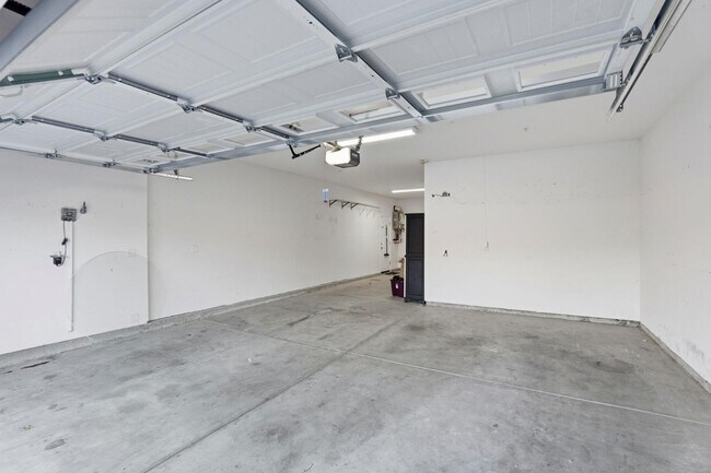 Building Photo - 1818 Tarragon Dr