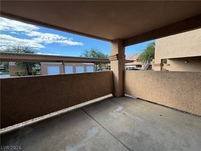 Building Photo - 1150 N Buffalo Dr