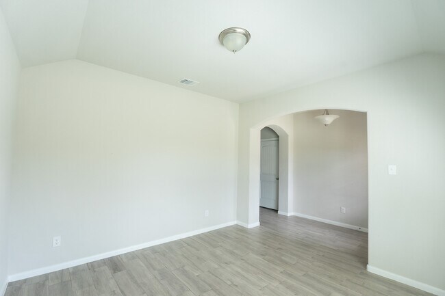 Building Photo - 388 Kendall Crest Dr
