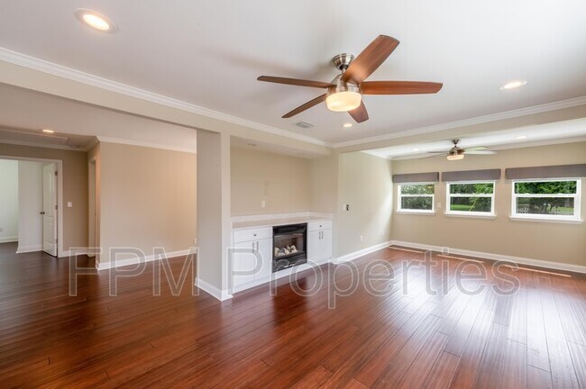 Building Photo - 4127 Shirley Ave