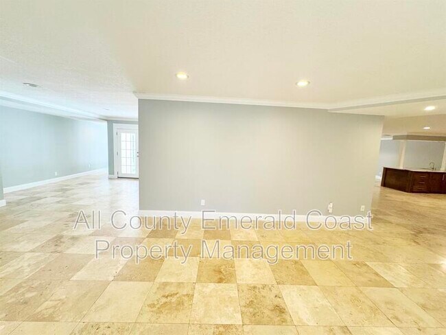 Building Photo - 847 Kell Aire Dr