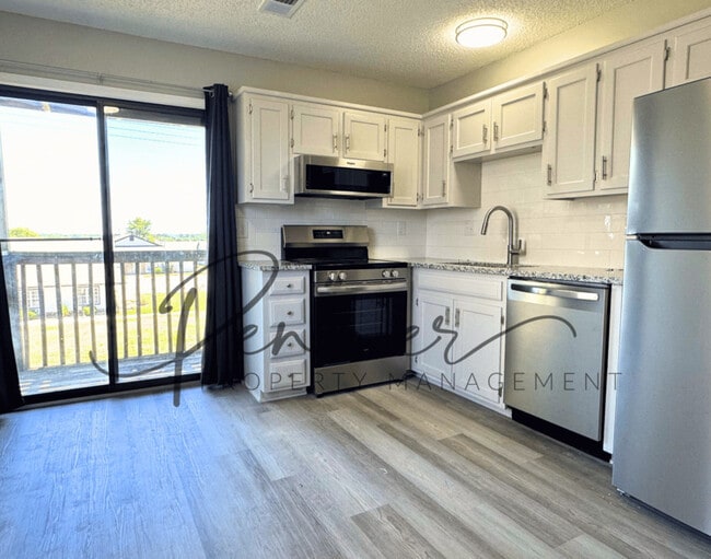 Building Photo - 517 Sky Vue Dr