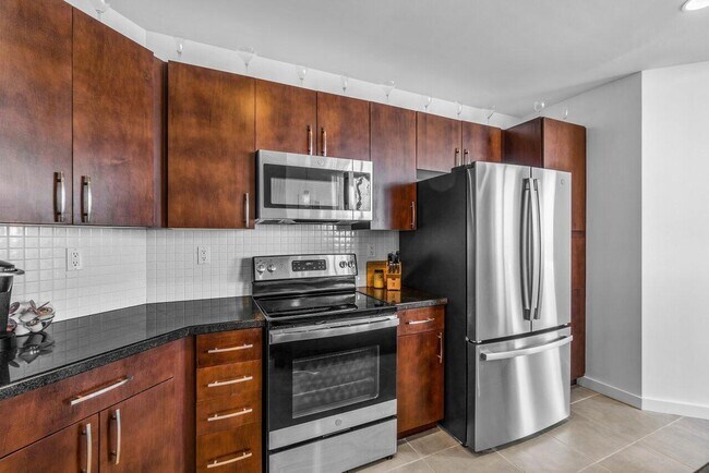 Building Photo - 300 S Australian Ave