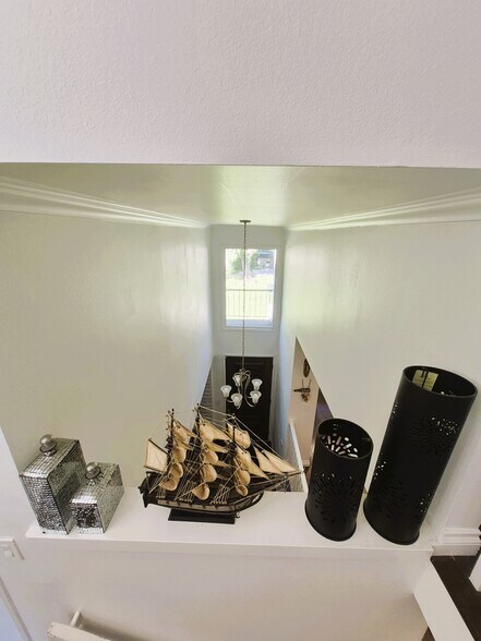 Building Photo - 5313 Sevilla Ct