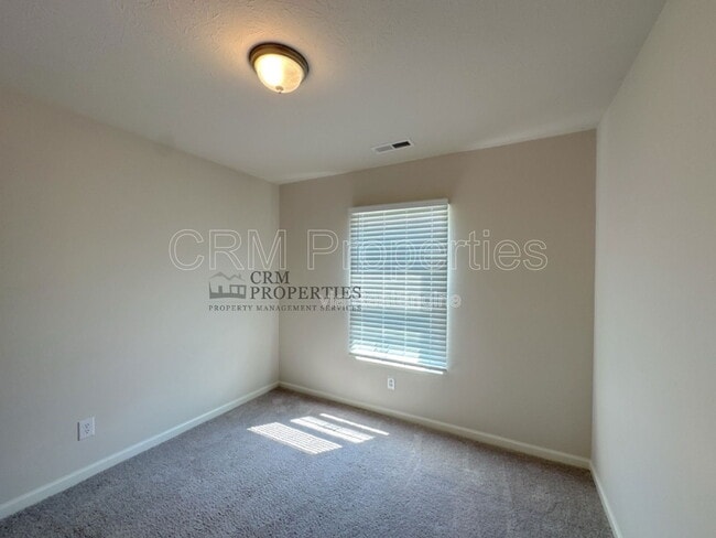 Building Photo - 1138 Deer Trail