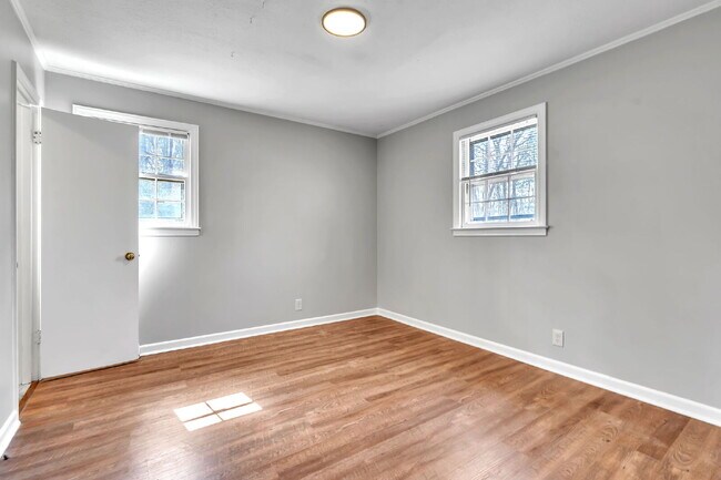 Building Photo - 3 Bedroom, 1.5 Bath Ranch on Over Half an Acre with Fenced Yard, and Deck $1850/mo rent