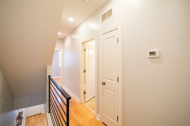 Building Photo - Contemporary Three Bedroom Home in Point Breeze