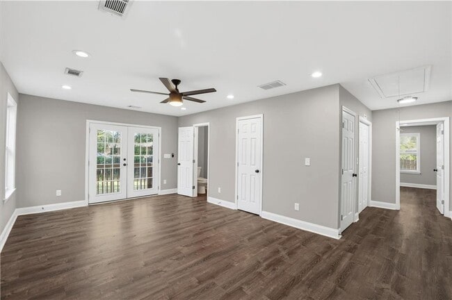 Building Photo - 2866 Belvedere Ln