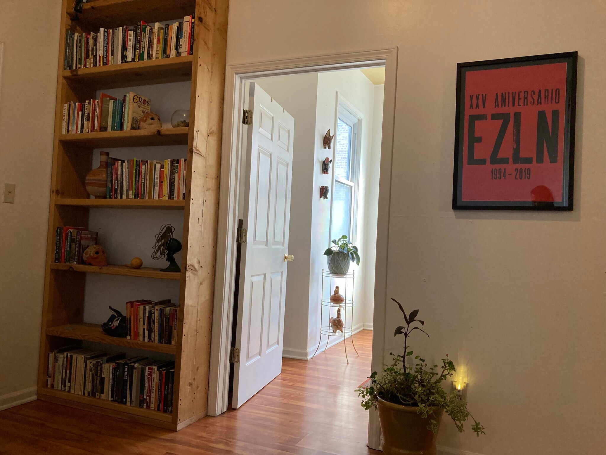 Building Photo - 2628 W Division St