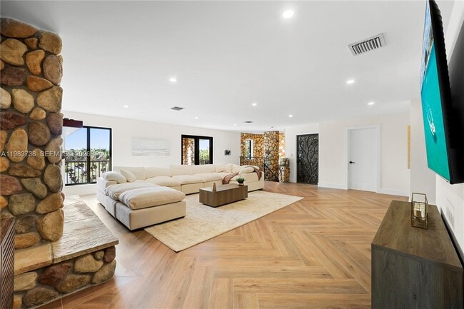 Building Photo - 3320 SW 121st Ave