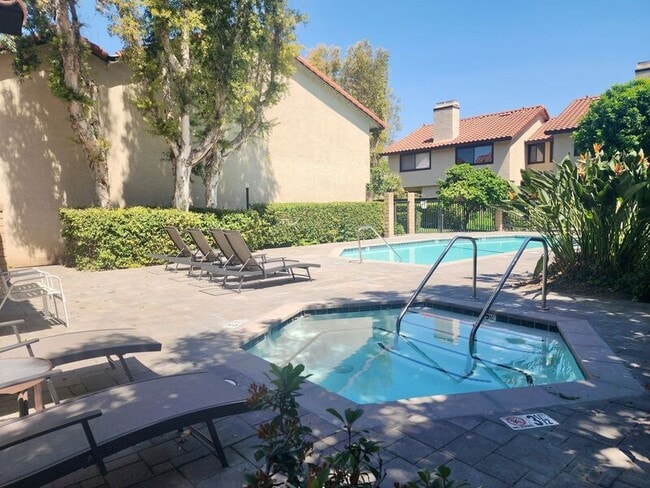 Building Photo - 5151 Walnut Ave