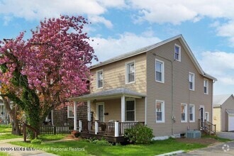 Building Photo - 612 Sylvania Ave