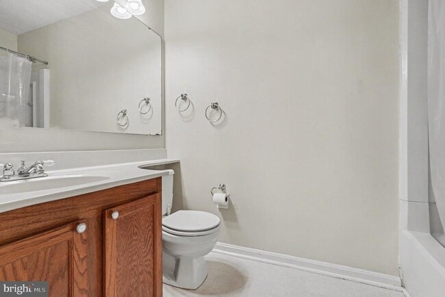Building Photo - 15067 Maple Glen Ct