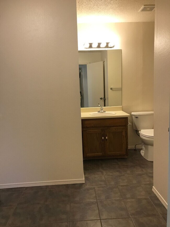 Building Photo - 1500 W Rainey St