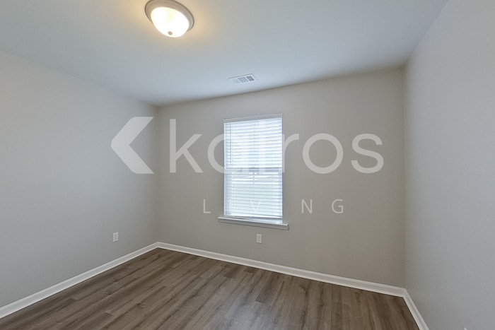 Building Photo - 118 Western Red Cedar Dr