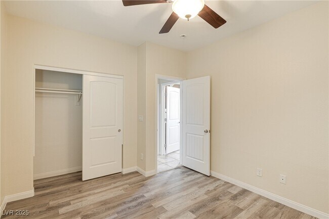 Building Photo - 10068 Emerald Edgewater Ct