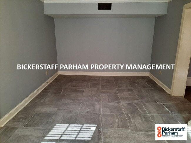 Building Photo - Seventeenth Avenue Multiunit