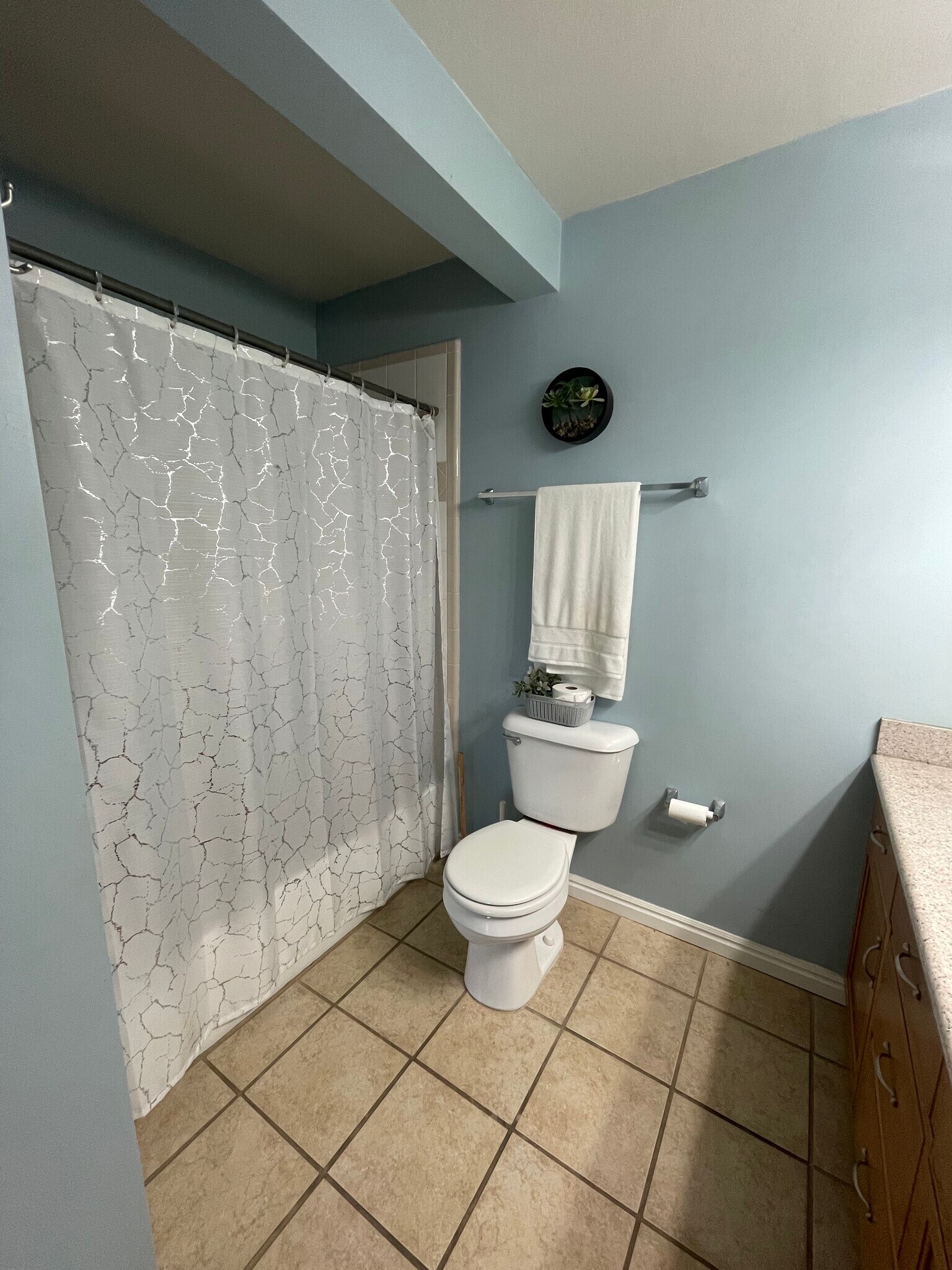 Building Photo - 687 W Jefferson Cv