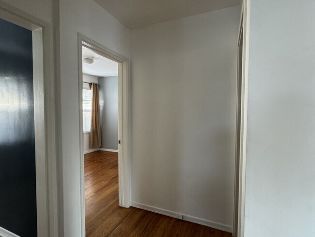 Building Photo - 3736 S Bentley Ave