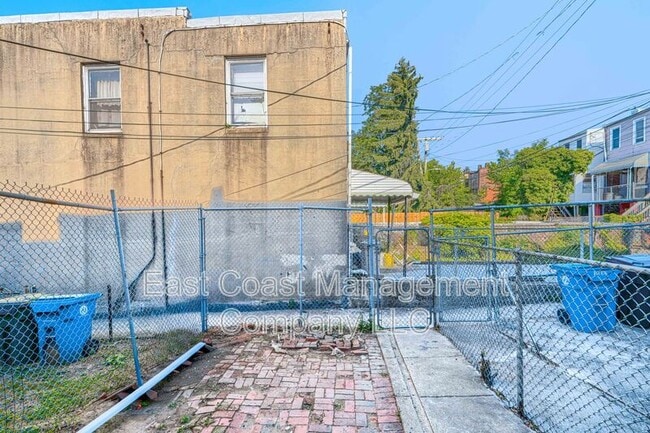 Building Photo - 1530 N Rosedale St