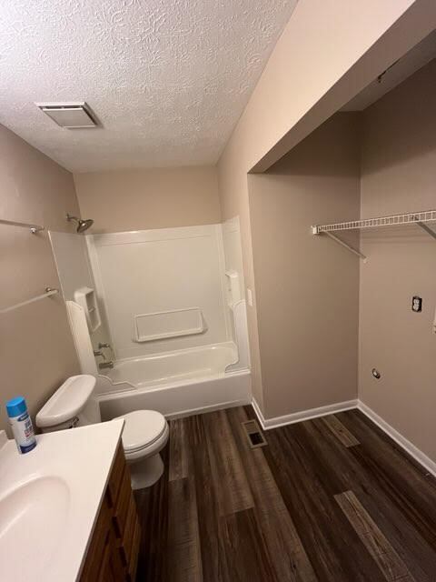Building Photo - 1871 N Lakeman Dr