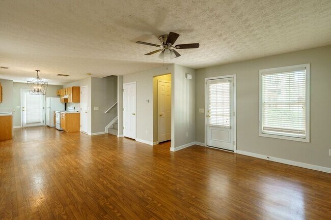 Building Photo - 321 Samuel Clemens Way
