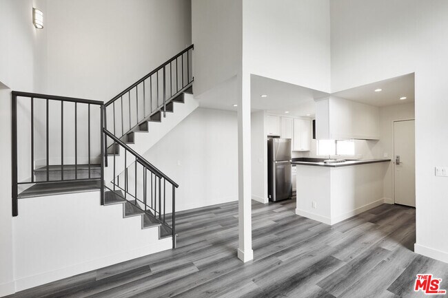 Building Photo - 6212 Fulton Ave