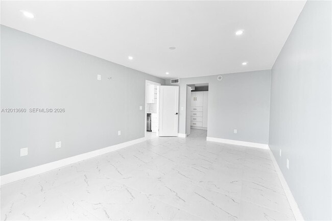 Building Photo - 2851 NE 183rd St